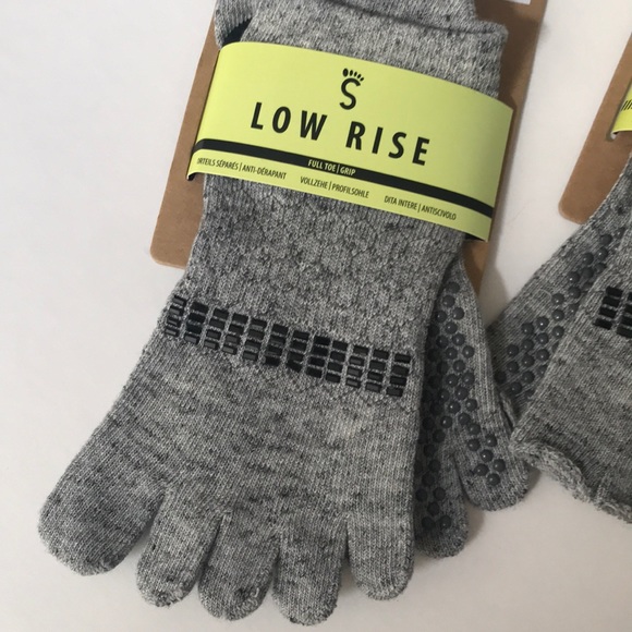 NWT ToeSox grip socks SZ Medium 2 pack - Picture 2 of 7